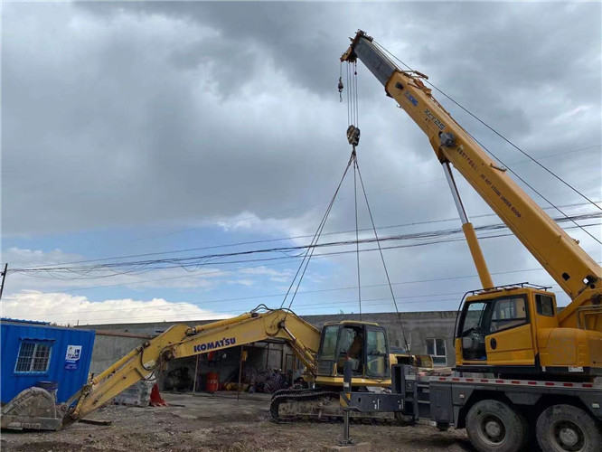 旬阳县25吨吊车的工作半径是多少？