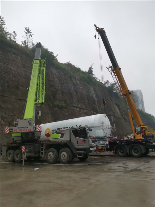 旬阳县“不怕风雨冻”—— 吊车的 “恶劣环境适应” 技术