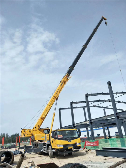 旬阳县超高层建筑钢结构吊装案例